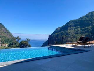 Elysium São Vicente - Designer Villa with Ocean View, Heated Pool, Jacuzzi & Sauna - 9