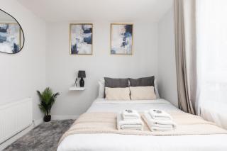 Serene 3BR Multilevel Home in Maida Vale - 3