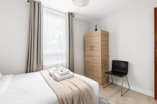 Serene 3BR Multilevel Home in Maida Vale - 6