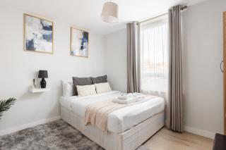 Serene 3BR Multilevel Home in Maida Vale - 7