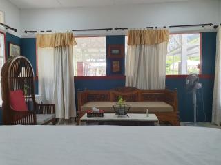 Ruma Kaca Simanindo Bed&Breakfast - 5