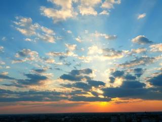 Central SkyView Apartment - 0