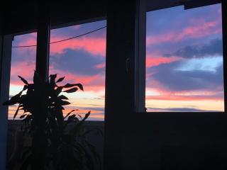 Central SkyView Apartment - 5