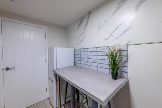 Centralised Admiralty Terrace with FREE PARKING by Prescott Apartments - 6