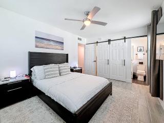 Modern Nest in South Tampa - 3