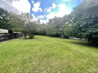 Room 2 - Cozy Queen, Backyard View (Private Bath) - 8