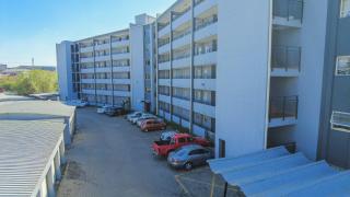 Menlyn Place 512 - 3