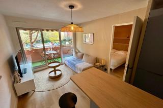 Charming Air-Conditioned Apartment with Terrace & Parking 600 m from the - 7