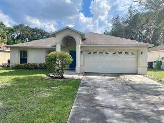 Room 4 - Cozy Queen (Shared Bathroom) - 7