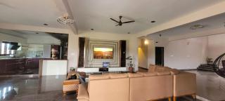 Blue Mirage Villa by StayJadeACPoolLawnJacuzzi - 5