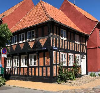 Madam Bundsens Huse - 0