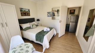 SilverGlades Guest House - 0