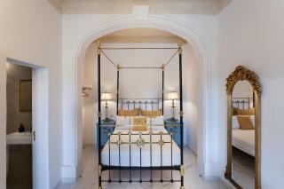 Valletta Townhouse Suite with a Maltese Balcony - 9