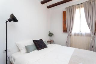 Sunshine Studios Portside Gothic - 4