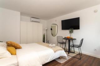 Sunshine Studios Portside Gothic - 6