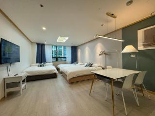 Oasis Hongdae Central - 1