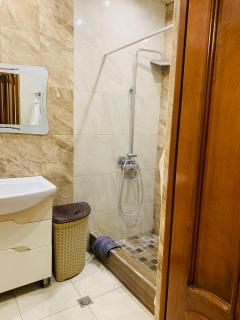 3 Rooms Apartment with Balcony in the Center - 1