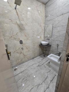 Shree Hari Das Chamkili Nikunj - 2