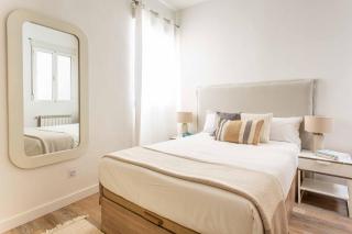 Bright & Spacious 2-BD Apartment in Chueca - 4