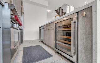 Entire place in Richmond hill Modern Luxury Home - 2