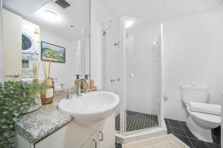 Harbourside Studio in Pyrmont with Pool, Gym & Sauna - 4