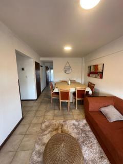 Depto para 4 personas a una cuadra del mar - 0