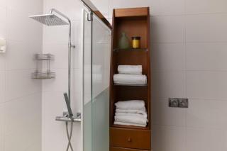 Cozy studio overlooking Pedro Zerolo Square - 5