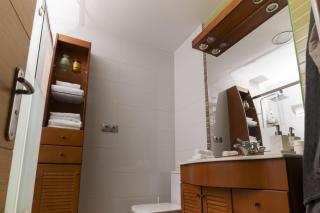 Cozy studio overlooking Pedro Zerolo Square - 3