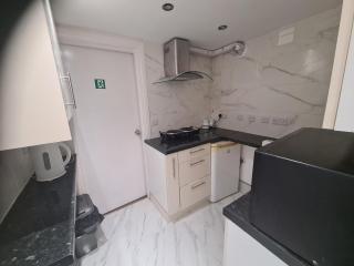 2 bedroom Flat Heathrow - 4