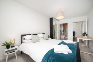 White City Stylish Home by StayStayStay - 8