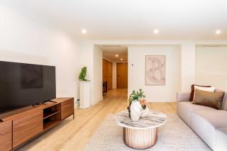 Spacious Urban Elegance in Plaza Castilla - 2