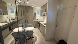 Stylish Haven in Chic Salamanca - 2