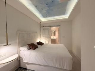 Stylish Haven in Chic Salamanca - 1