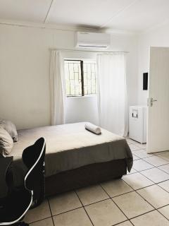 City Self-Catering Apartment - 7