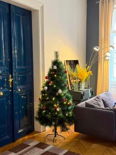 Bright & Grand with 4 bedrooms by New York Cafe - 8