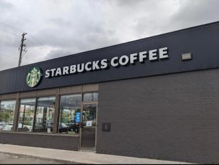 Entire Family Home in Richmond hill with Parking - 1