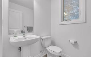 Entire Family Home in Richmond hill with Parking - 2