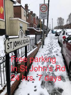 quietSmall Box Room with window - 3