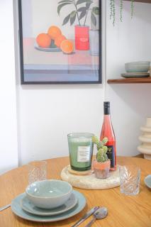 Harbourside Studio in Pyrmont with Pool, Gym & Sauna - 3