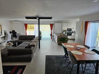 Sebastian's Chalet Royal - 4