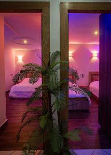 Chic Signature Stay By the Train Station - 3