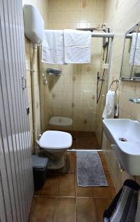 Cantinho Mineiro Quarto Privativo 520M Do Centro - 9