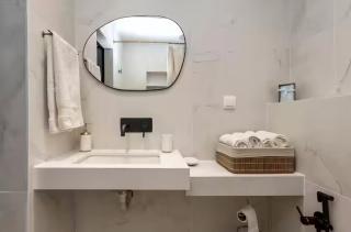 Mattea's 2-bedroom apartment - 7