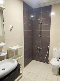 Ladies Only, Small Private Single Room In The Heart Of Dubai Marina-Near Metro Station - Dubai - 1