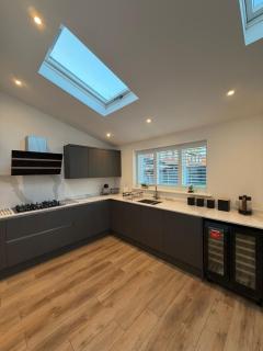 Luxury House, Great Location in Redditch - Contractors - Families - Groups - Relocators - Sleeps 9 - 3