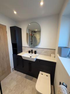 Luxury House, Great Location in Redditch - Contractors - Families - Groups - Relocators - Sleeps 9 - 7