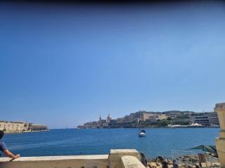 10 mins to Valletta Ta Xbiex Modern Seaside Home - 4
