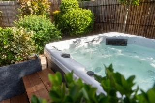 Cottage, Lodge & Spa - 9