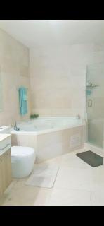 Beautiful apartment overlookig bay - 4