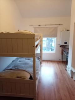 Apartment Sleeps 2 - in the Shadow of Liverpool FC - 3